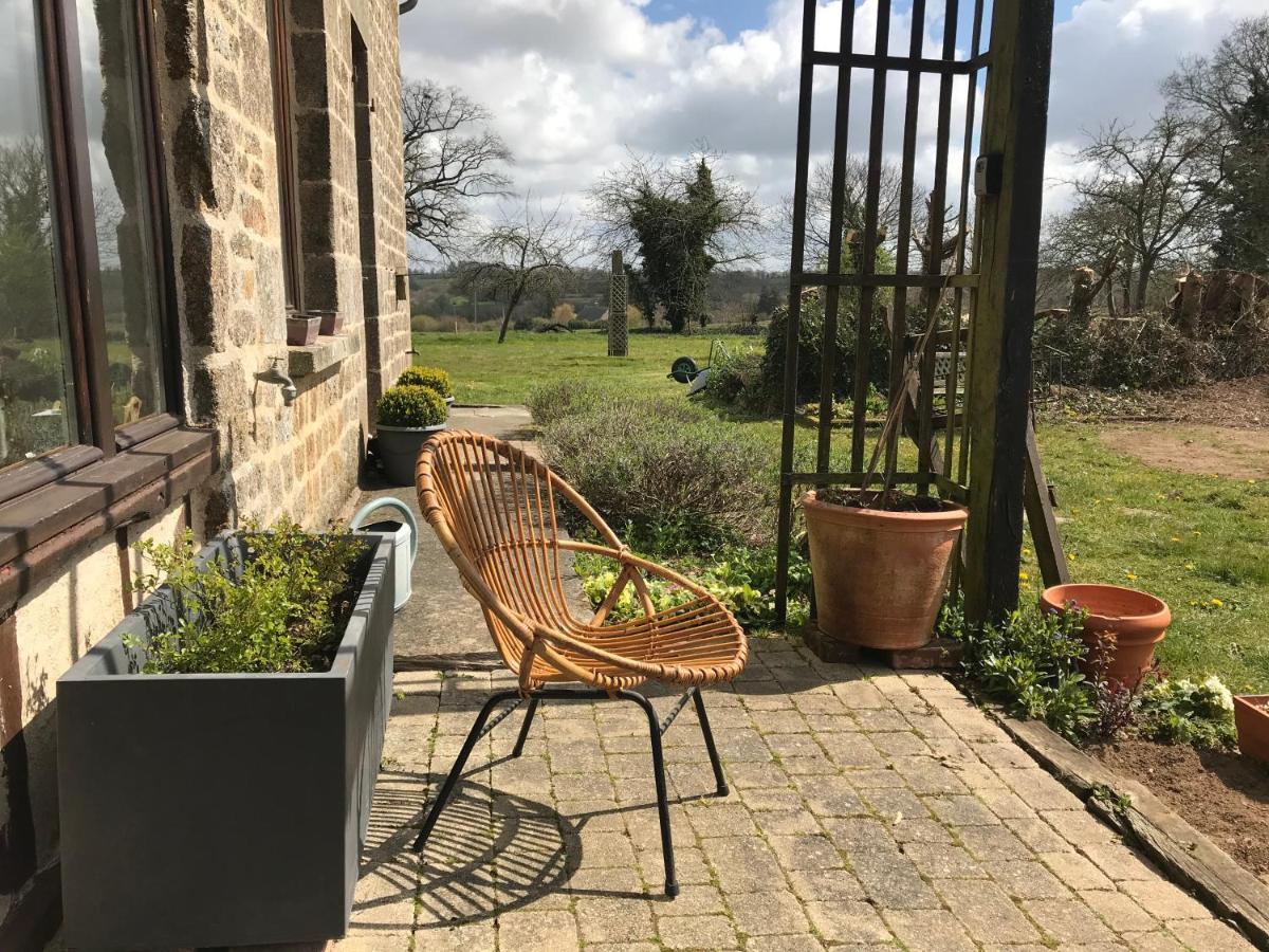 Le Jardin Des Fees Bed & Breakfast Savigny-le-Vieux Luaran gambar
