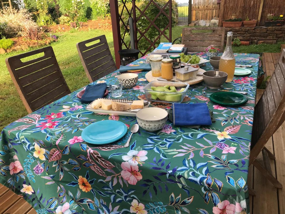 Le Jardin Des Fees Bed & Breakfast Savigny-le-Vieux Luaran gambar